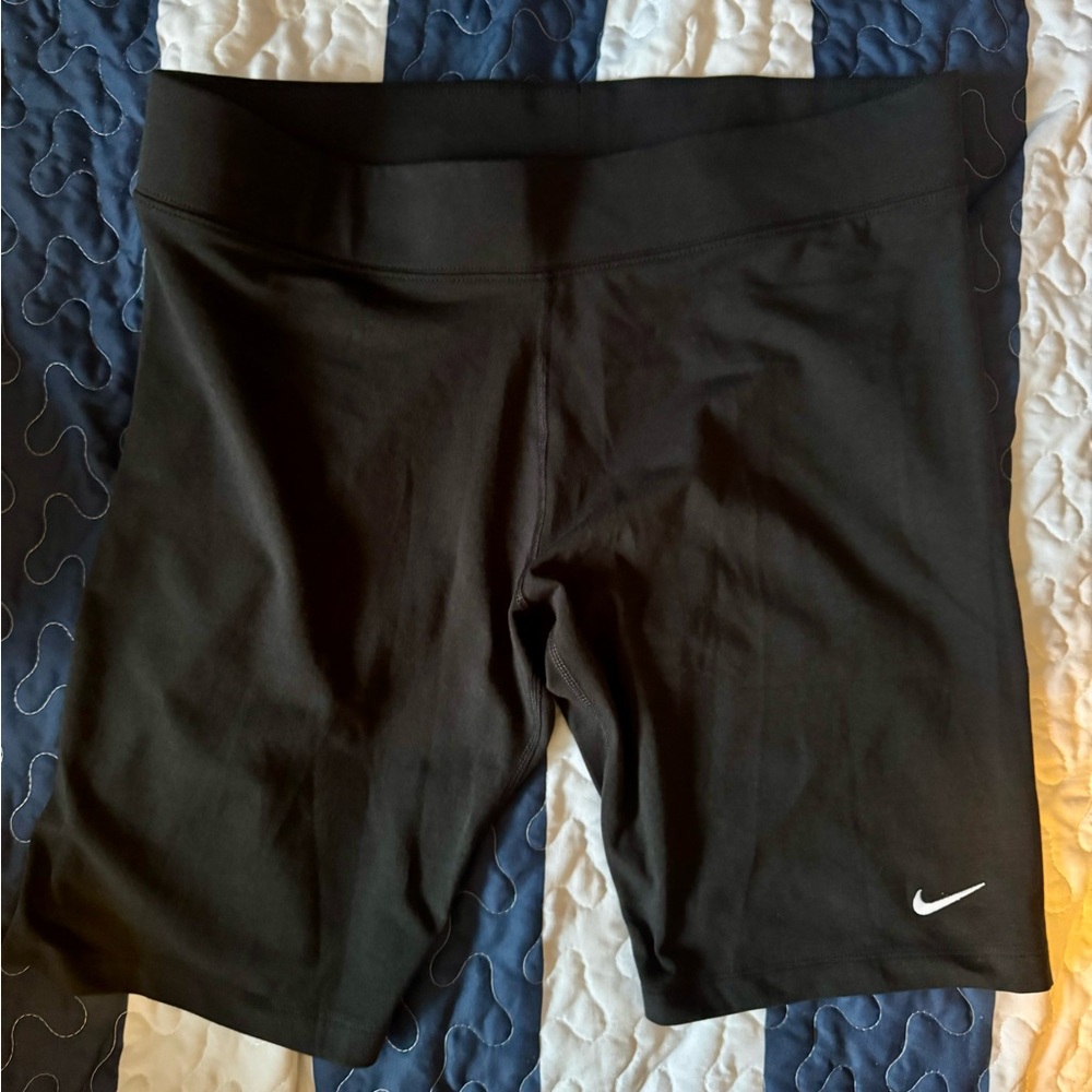 NEW WITHOUT TAGS: Nike Black Women’s Bike Shorts Size XL